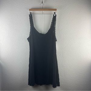 Hanky Panky l 3X Plus Size Stretch Signature Lace V-Neck Semi-Sheer Slip Chemise